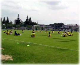 �{��O�����h�FNW�̗��K��g���[�j���O�}�b�`���s���܂��B